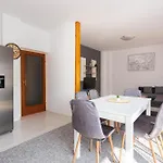 Asea Daire Zadar